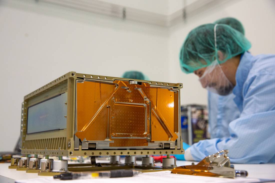 Microsystems technician, at work